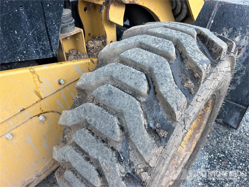 CAT 262D Kompaktlastere