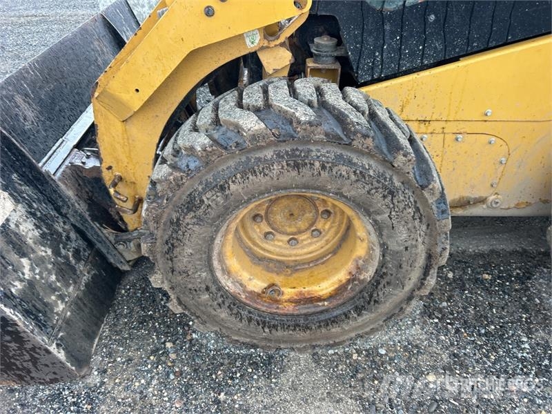CAT 262D Kompaktlastere