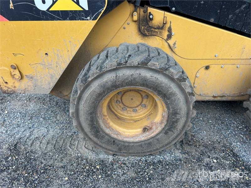CAT 262D Kompaktlastere
