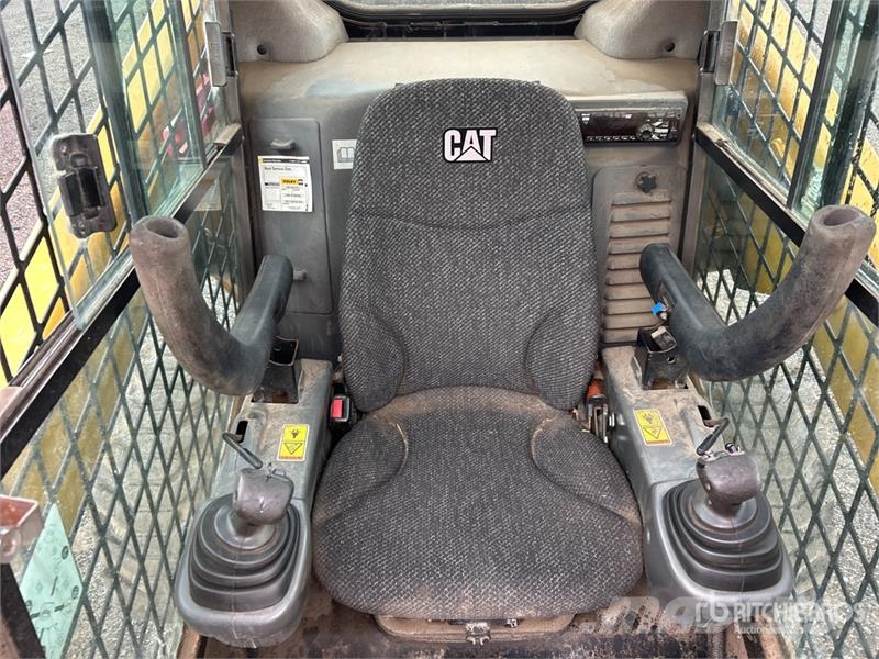 CAT 262D Kompaktlastere