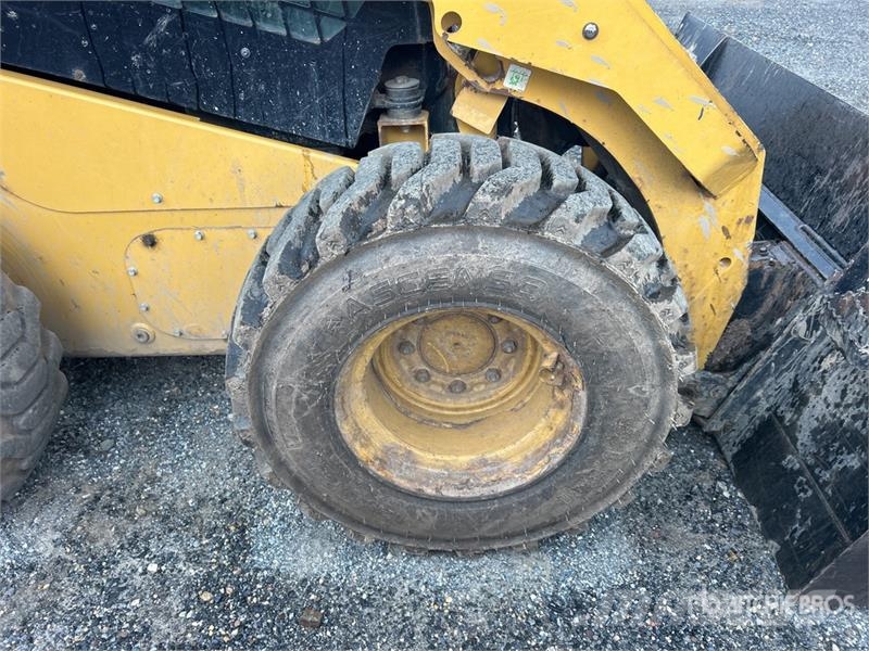 CAT 262D Kompaktlastere