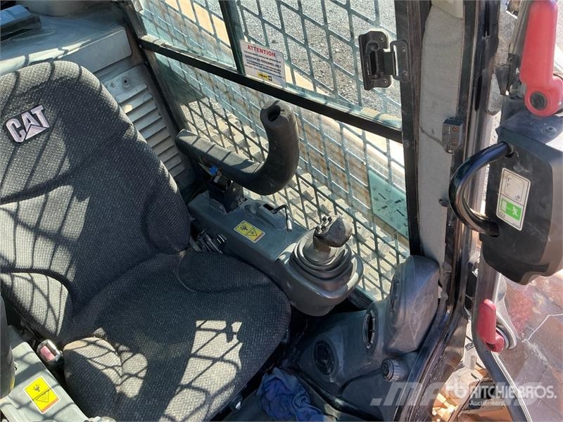 CAT 299D XHP Compact Track Loader Krautuvai su šoniniu pasukimu