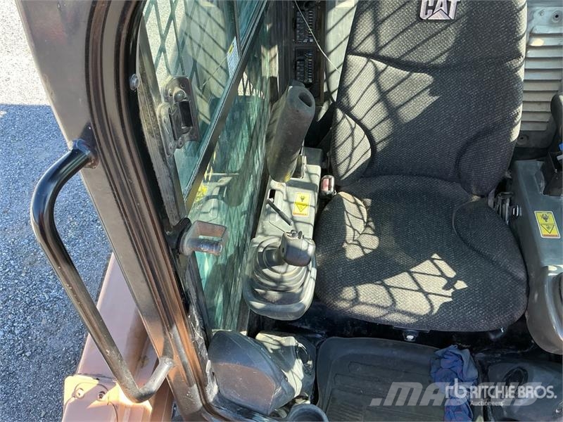 CAT 299D XHP Compact Track Loader Krautuvai su šoniniu pasukimu