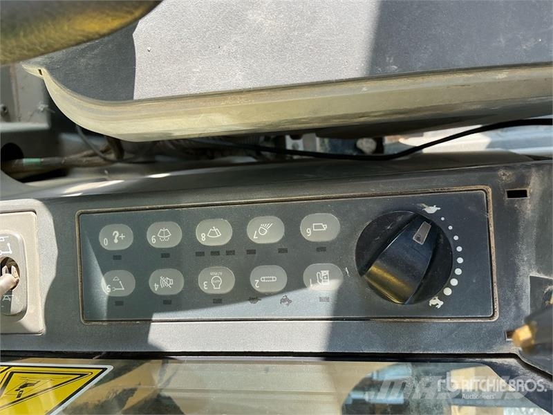 CAT 320E L Tracked Excavator Roomikekskavaatorid