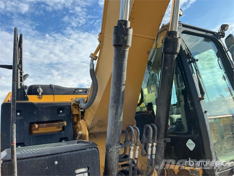 CAT 320E L Tracked Excavator Roomikekskavaatorid