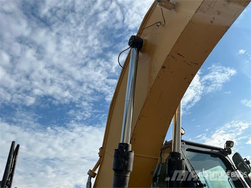 CAT 320E L Tracked Excavator Roomikekskavaatorid