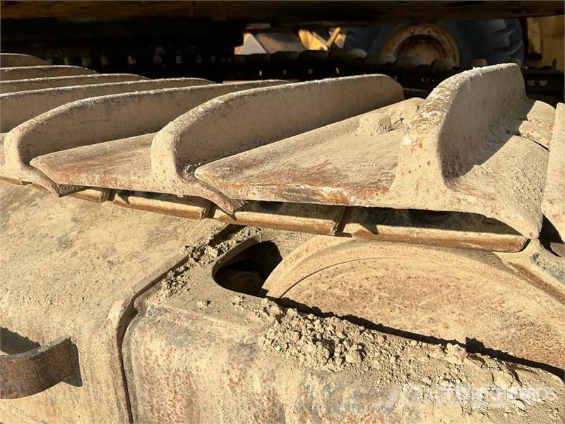 CAT 320E L Tracked Excavator Roomikekskavaatorid