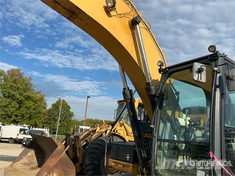 CAT 320E L Tracked Excavator Roomikekskavaatorid