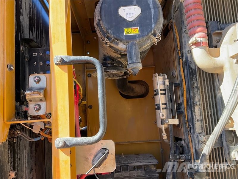 CAT 320E L Tracked Excavator Crawler excavators