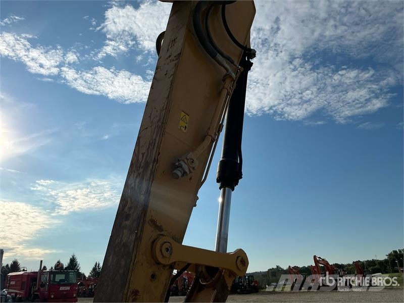 CAT 320E L Tracked Excavator Roomikekskavaatorid