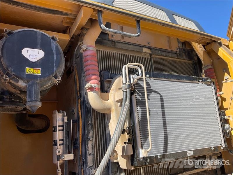 CAT 320E L Tracked Excavator Crawler excavators