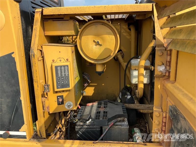 CAT 320L Bagri goseničarji