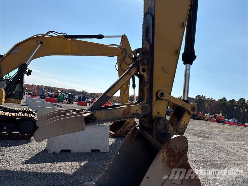 CAT 330D L Tracked Excavator Raupenbagger