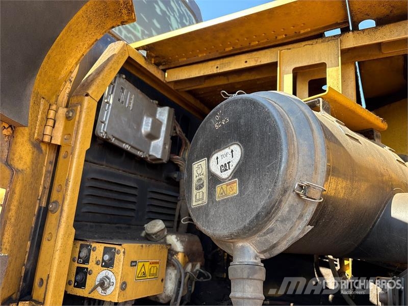 CAT 330D L Tracked Excavator Raupenbagger