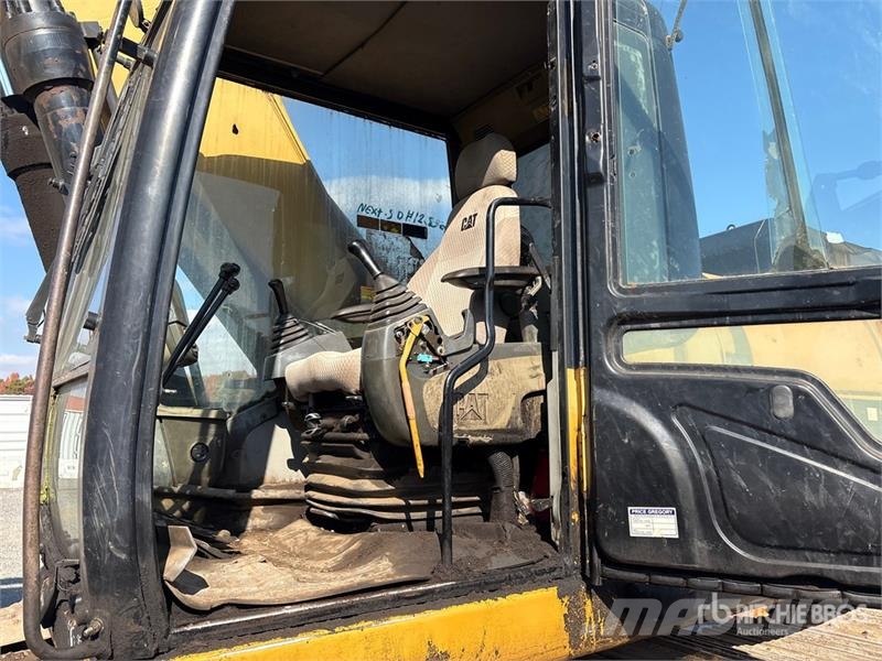 CAT 330D L Tracked Excavator Raupenbagger