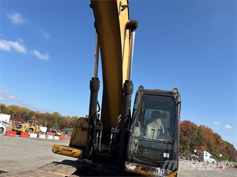 CAT 330D L Tracked Excavator Raupenbagger