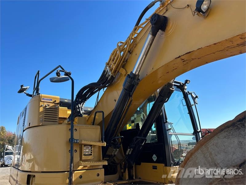 CAT 335F L CR Tracked Excavator Kāpurķēžu ekskavatori