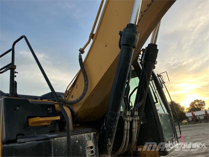 CAT 336E L Tracked Excavator Lánctalpas kotrók