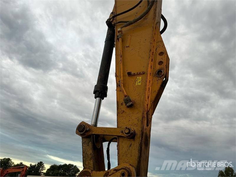 CAT 336F L Tracked Excavator Kāpurķēžu ekskavatori