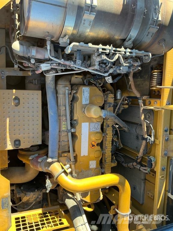 CAT 336F L Tracked Excavator Crawler excavators