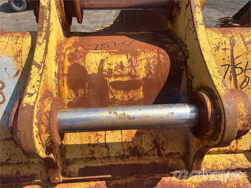 CAT 54 in Digging Excavator Bucket - Fits Cat 345 Kašike / Korpe