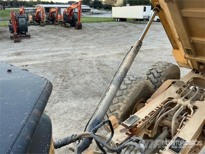 CAT 745 Articulated Dump Truck Artikulētie pašizgāzēji