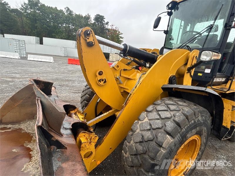 CAT 930K Gumikerekes homlokrakodók