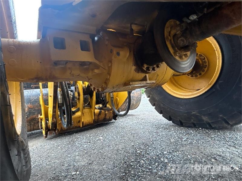 CAT 930K Gumikerekes homlokrakodók