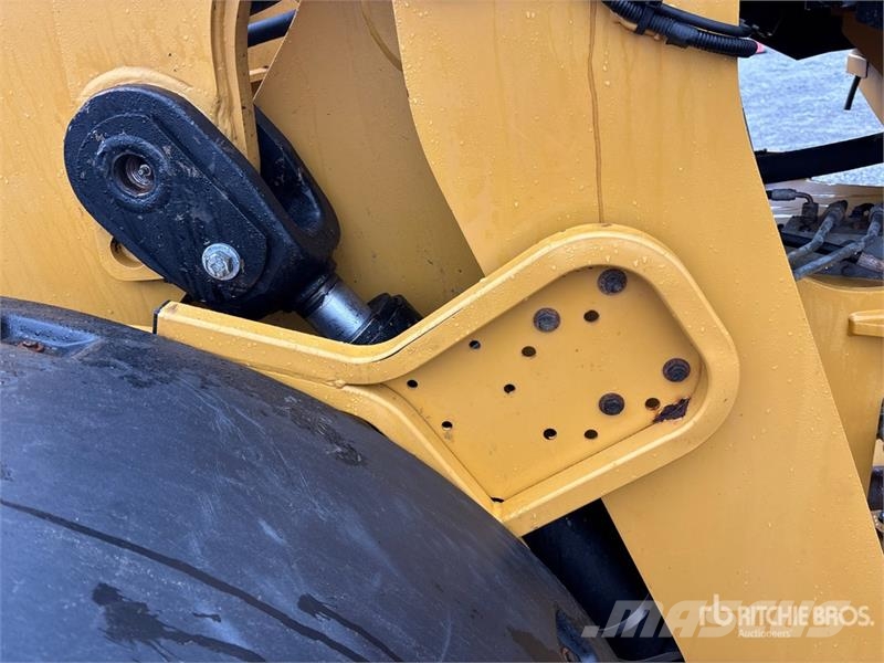 CAT 930K Gumikerekes homlokrakodók