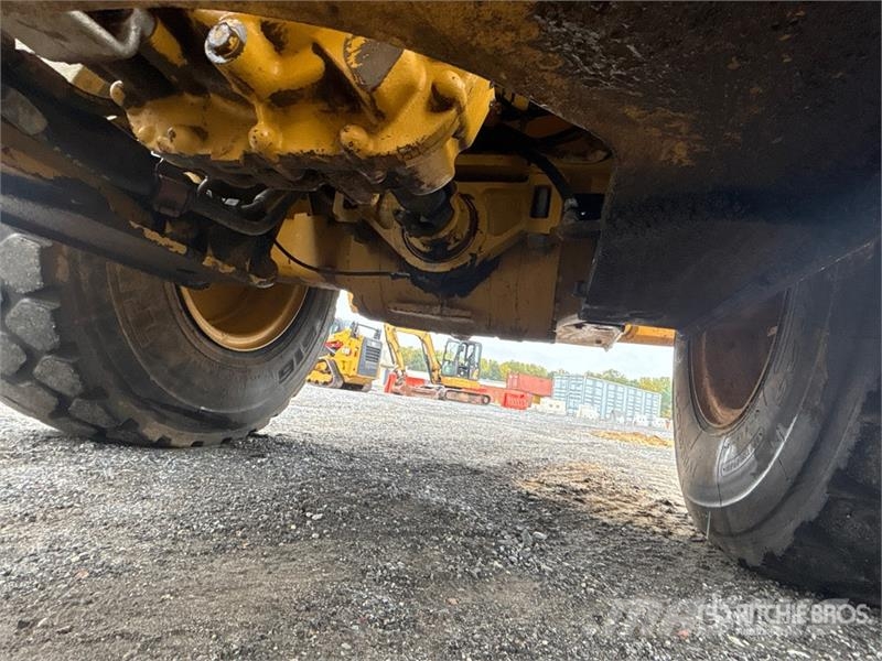 CAT 930K Gumikerekes homlokrakodók