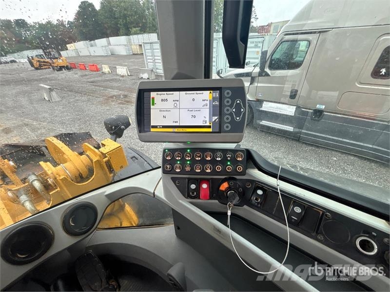 CAT 930K Gumikerekes homlokrakodók