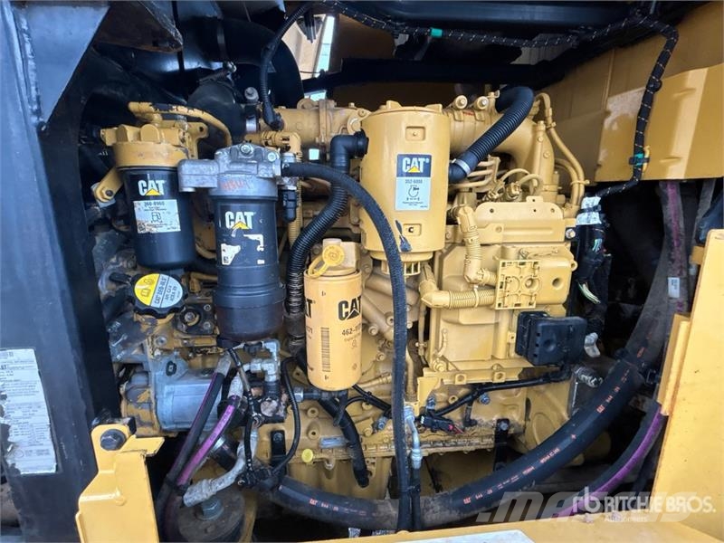 CAT 930K Gumikerekes homlokrakodók