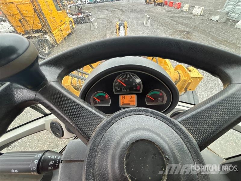 CAT 930K Gumikerekes homlokrakodók