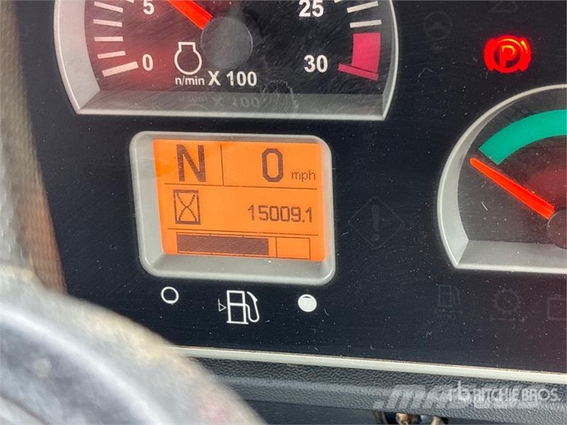 CAT 930K Gumikerekes homlokrakodók