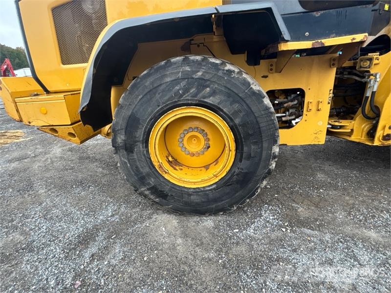 CAT 930K Gumikerekes homlokrakodók
