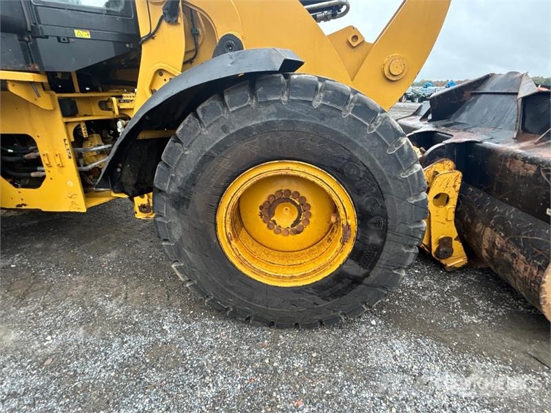 CAT 930K Gumikerekes homlokrakodók