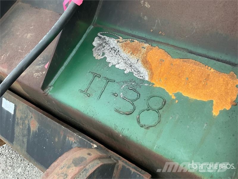 CAT 95 in High-Tip Wheel Loader Bucket - Fits Cat IT38 Skopor