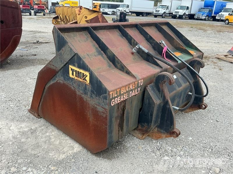 CAT 95 in High-Tip Wheel Loader Bucket - Fits Cat IT38 Skopor
