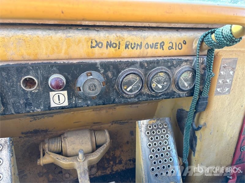 CAT 963B لوادر زحافة