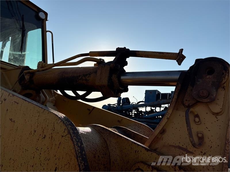 CAT 963B لوادر زحافة
