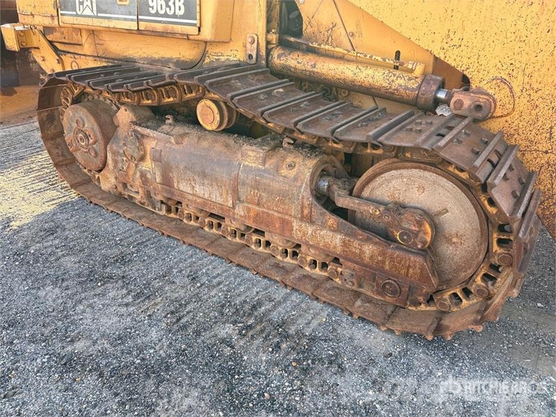 CAT 963B لوادر زحافة