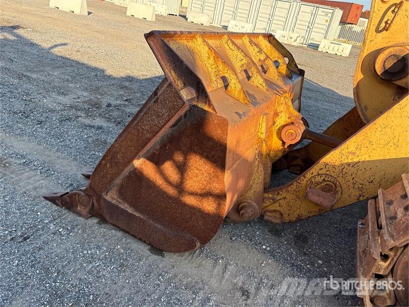 CAT 963B لوادر زحافة