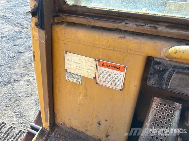 CAT 963B لوادر زحافة