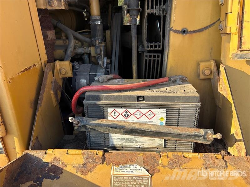 CAT 963B لوادر زحافة