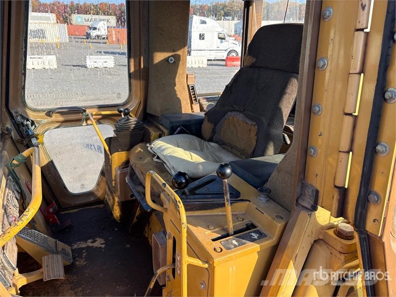 CAT 963B لوادر زحافة
