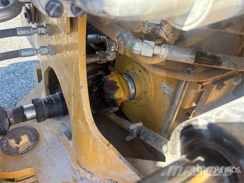 CAT 972M 휠로우더