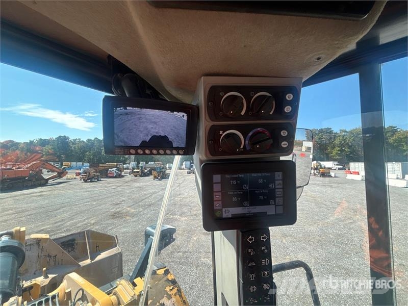 CAT 972M Chargeuse sur pneus