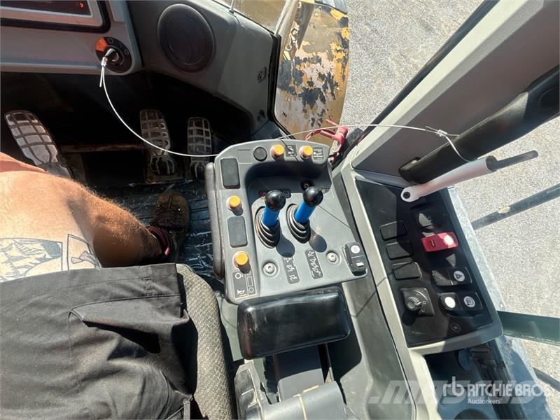 CAT 972M Chargeuse sur pneus