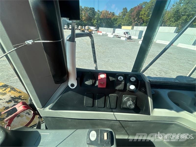 CAT 972M Chargeuse sur pneus