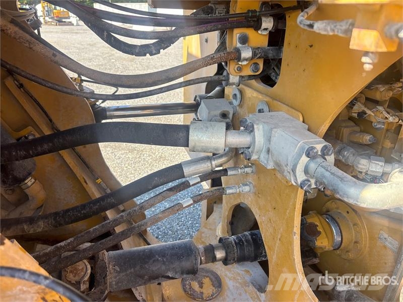 CAT 972M 휠로우더